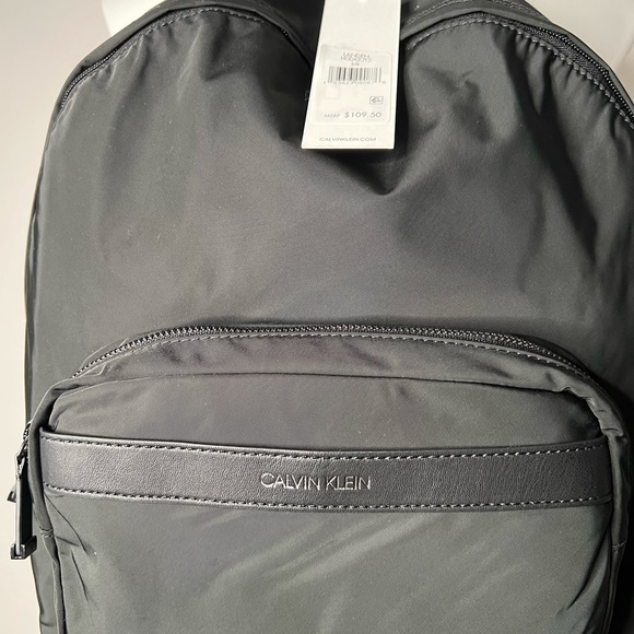 Calvin Klein - Picture 8 of 12